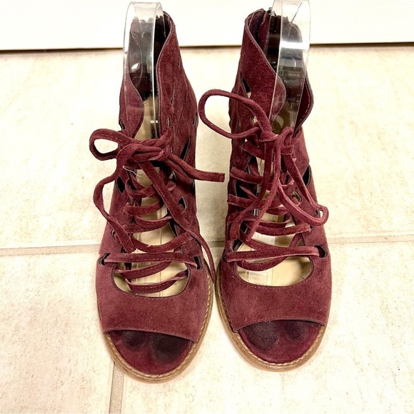 Vince Camuto Tressa Bootie Women Burgundy Suede Laced Back Zip Open Toe Heels 6M - Picture 3 of 7